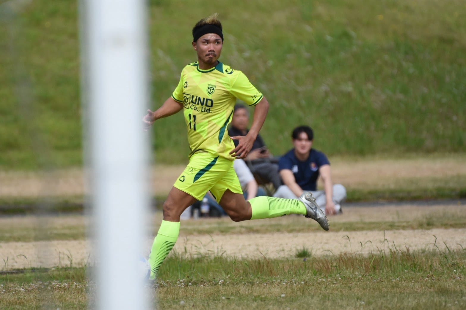 ペルソリガーメ近江FC 瀧本高志選手(背番号11)走る姿